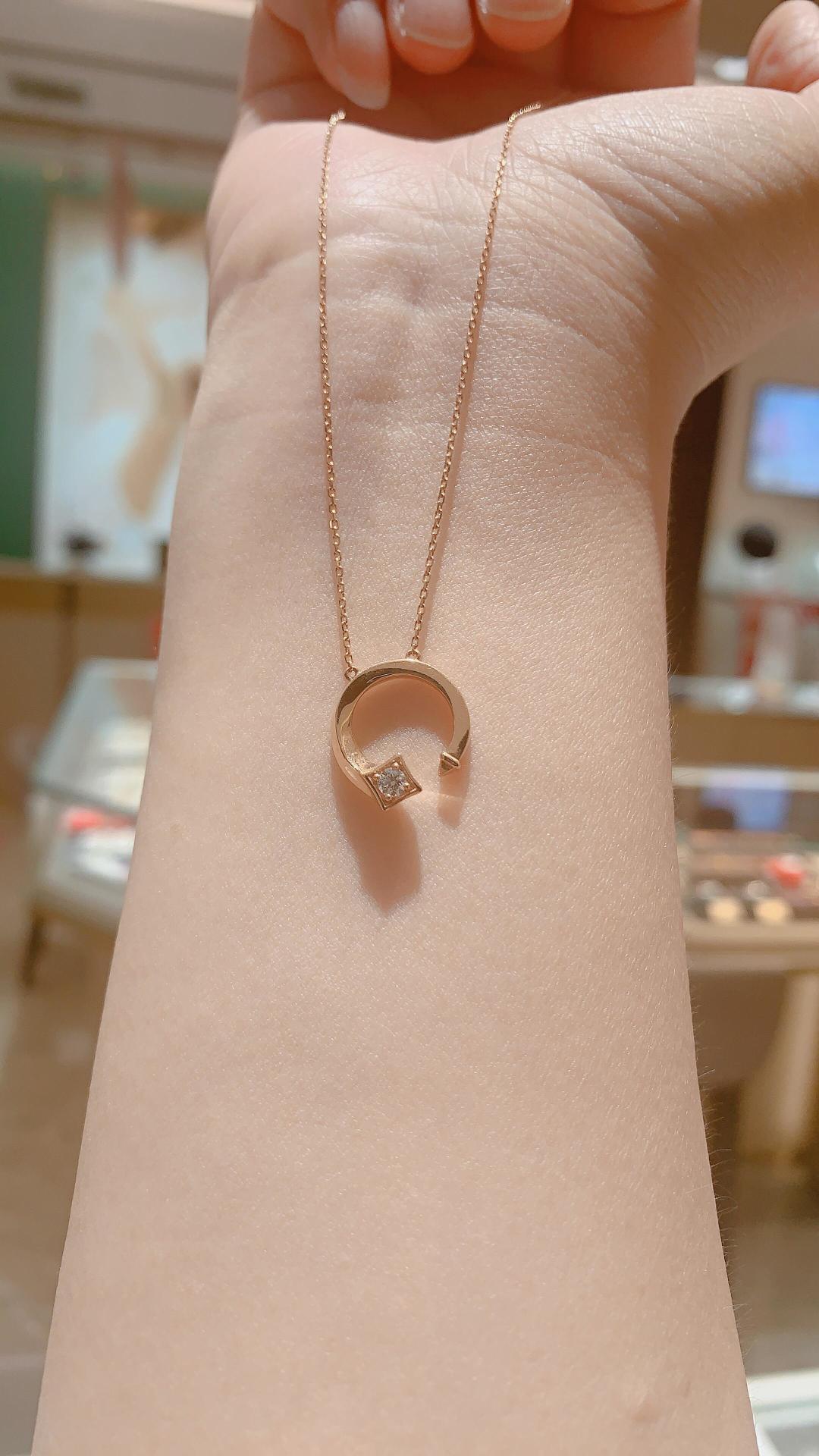 “Forevermark Avaanti-Hong Jewelry Series: Timeless Elegance in Gold and Silver” - 图片 4