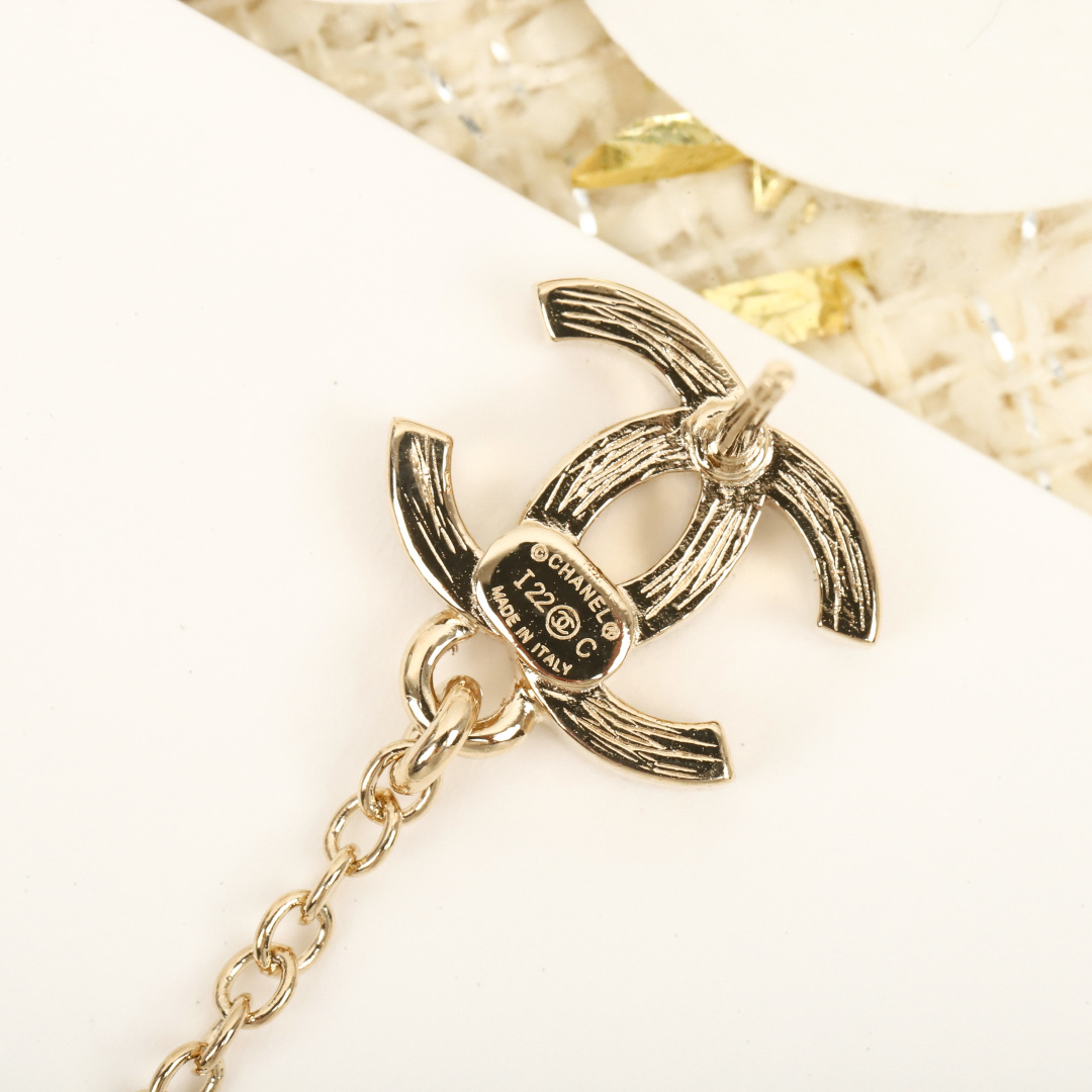【我们出品】zp🆕5500，认准唯一一家真正购入zp🆕开发的❗

【Ch@nel最新款双C镶钻不对称流苏