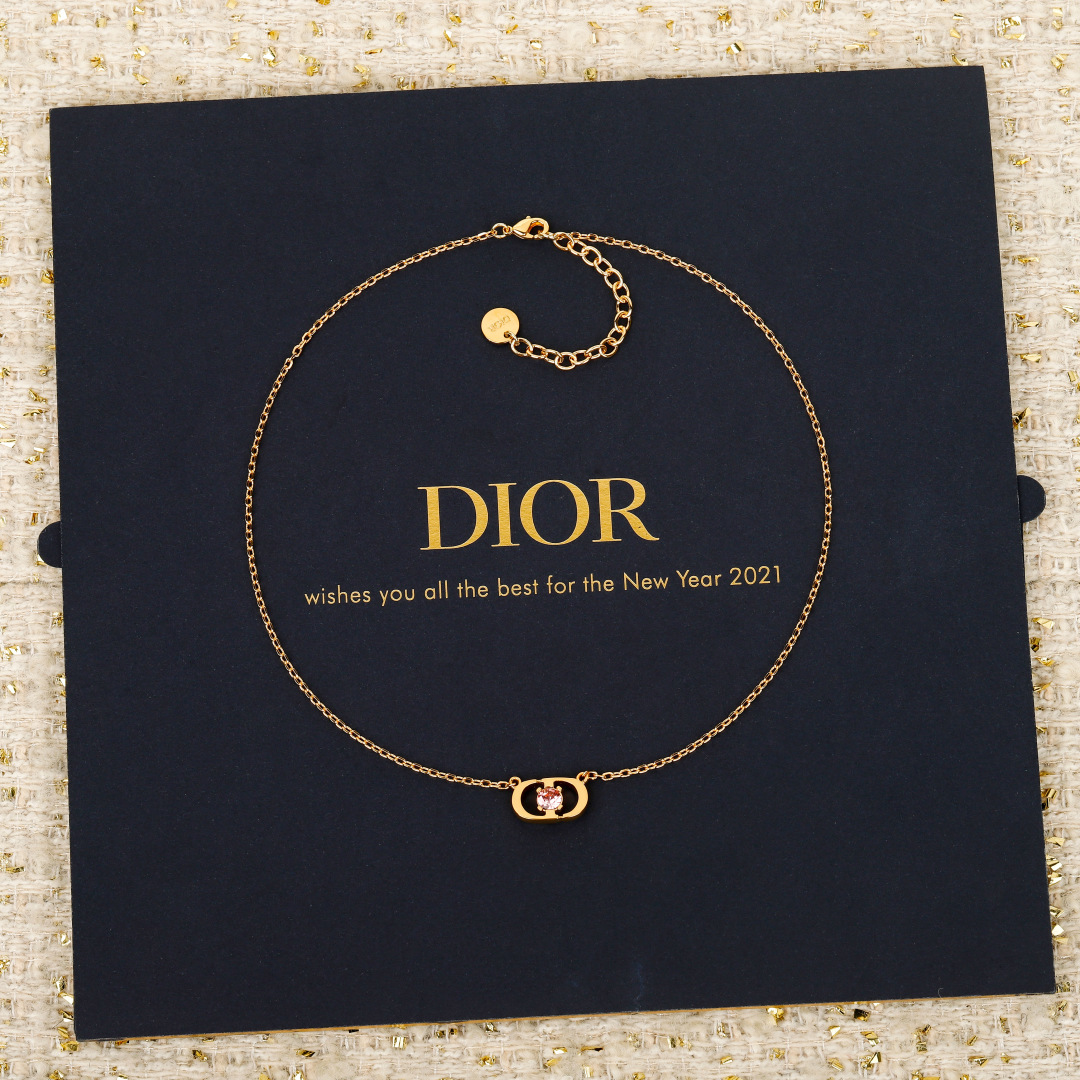 【我们出品】专柜🆕3900，认准真正购入专柜🆕开发的！❗️

【D!or CD粉钻项链】认准我们一致致专