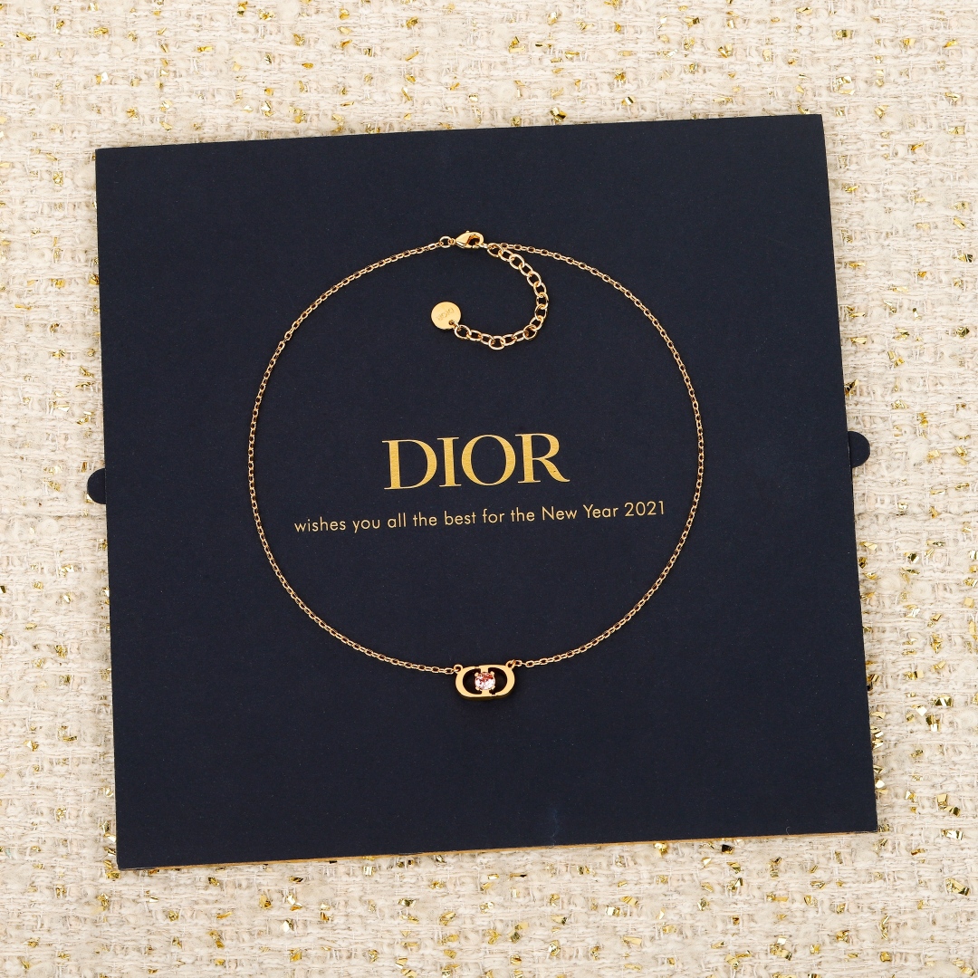 【我们出品】专柜🆕3900，认准真正购入专柜🆕开发的！❗️

【D!or CD粉钻项链】认准我们一致致专