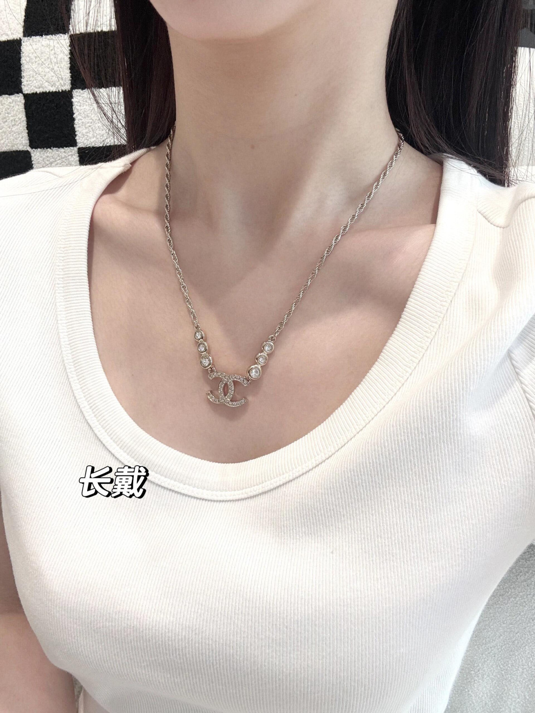 【我们出品】专柜🆕 6500！❗

【香 小金豆吊双c项链】25S春夏最新款❗️绝美系列！全网首发！老规