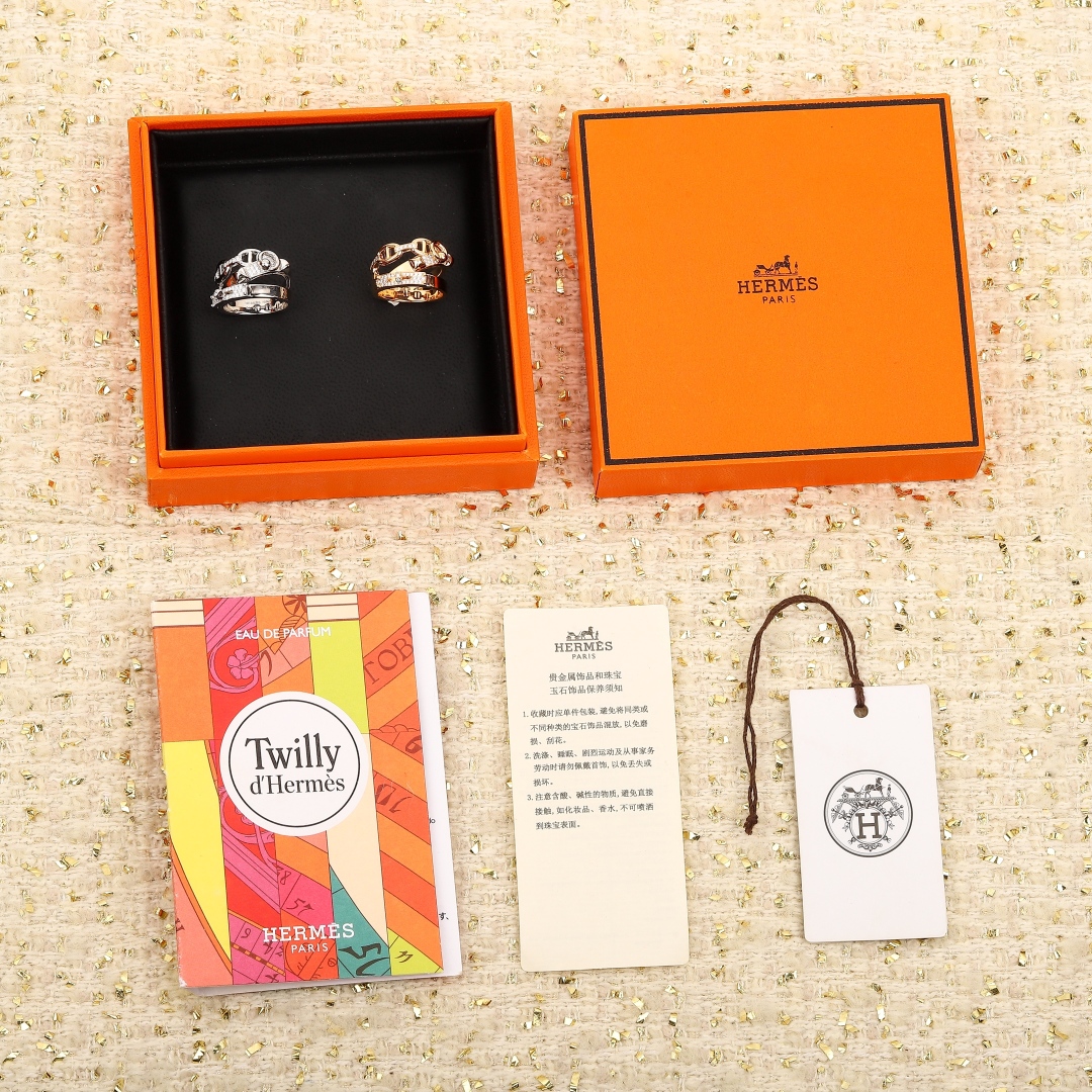 【我们出品】猪鼻子三合一戒指 可订做真金真钻，只做对版zp🆕真金货，Pk市面各种金货❗️

明星、网红、