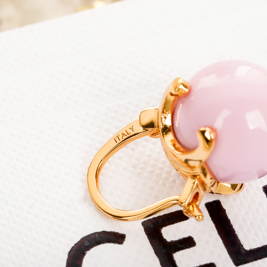 【我们出品】💗专柜🆕 3950！❗️

白色，粉紫色❗️【Cel!ne糖果冰壶耳钉】 25年夏季最新款❗