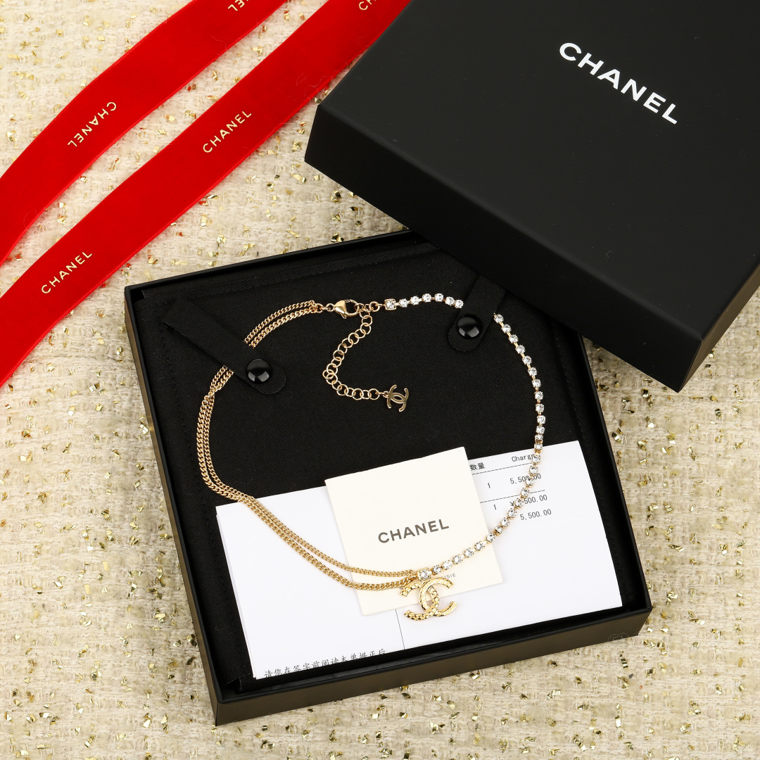 【我们出品】巨巨巨🔥爆款❗️专柜🆕 5500!
【香双链半钻条choker】24春夏最新款绝美经典双c