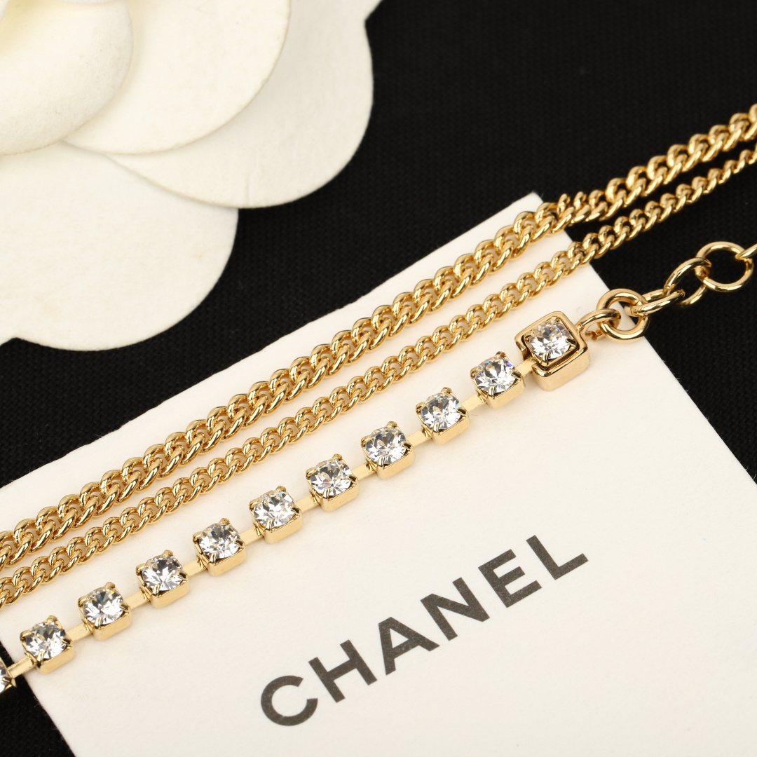 【我们出品】巨巨巨🔥爆款❗️专柜🆕 5500!
【香双链半钻条choker】24春夏最新款绝美经典双c