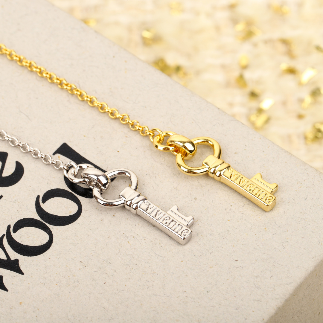 【我们出品】

【Vivienne Westwood】宝宝，什么是快乐星球，来，这就是快乐星球！超爱的钥