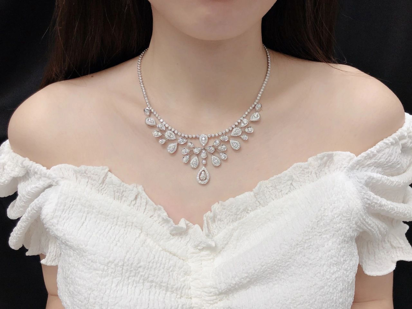 “Symbolic Jewelry: Crown of Love and Coronation” - 图片 6