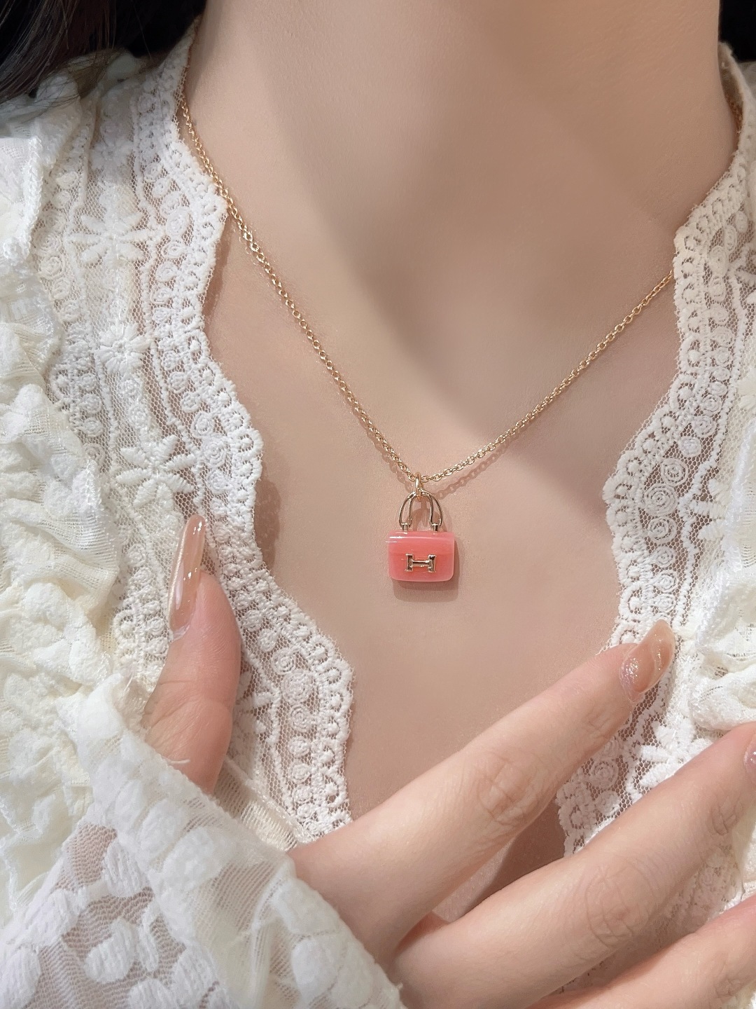 【我们出品】粉色康康项链 ，可订做18K真金真钻版，只做对版真金货，价询客Fu，Pk市面各种金货❗️

