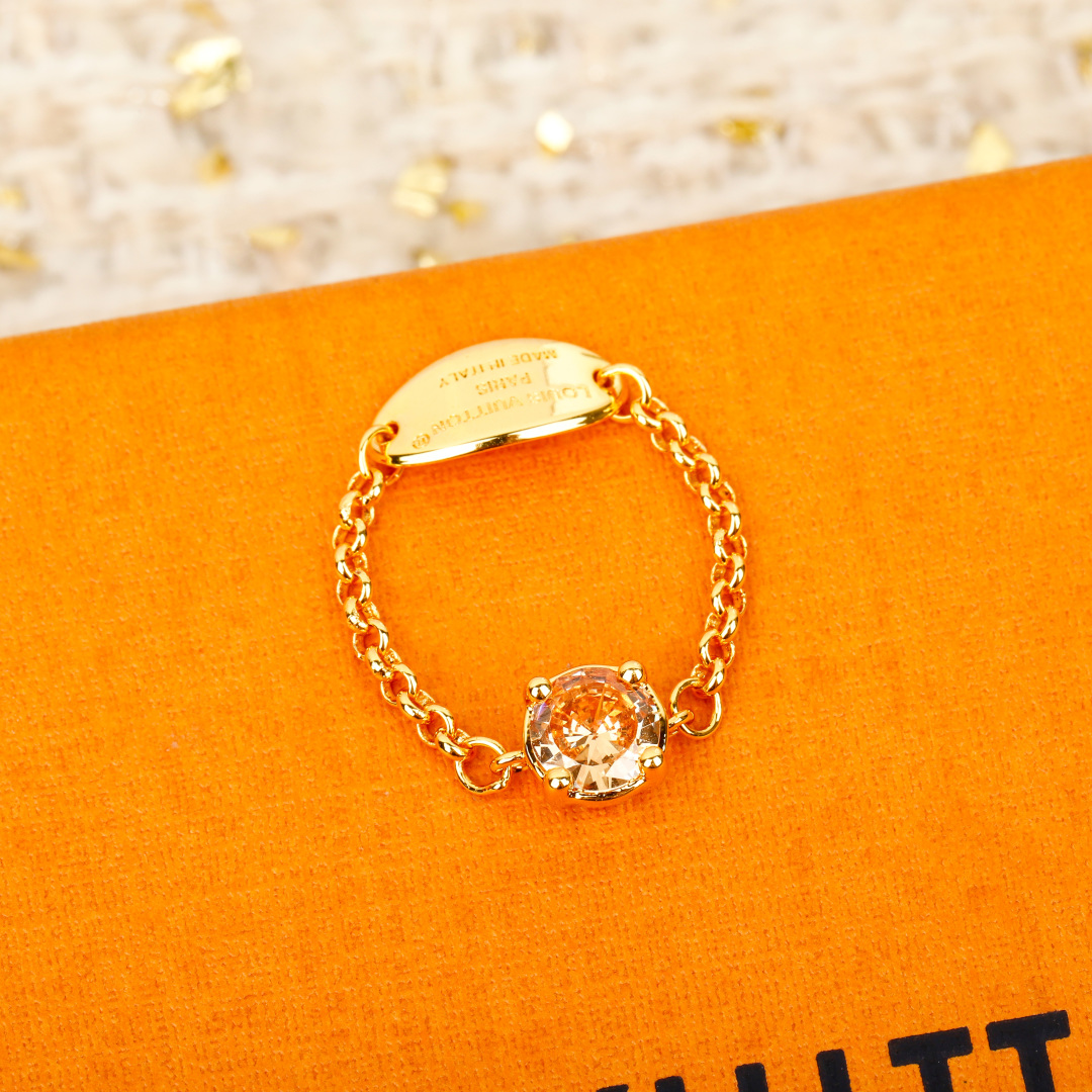 【我们出品】zp🆕4200，年度必入套装❗❗！

25年最新款【LV 三件套戒指】简直就是激动人心的设计