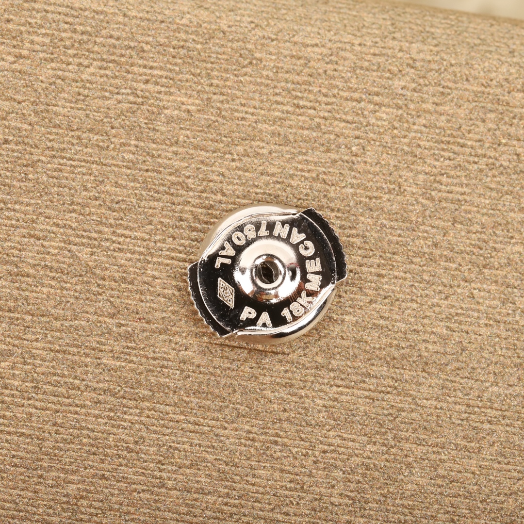【我们出品】小裙子满钻耳环  专柜303 000+ 可订做真金真钻，只做对版zP🆕真金货，Pk市面各种金