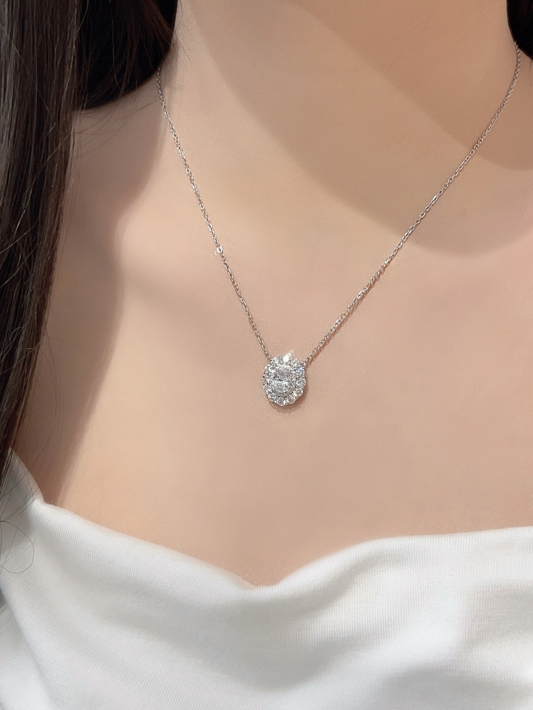 【我们出品】

【彩宝系列-经典款围镶项链】重工版本，非市面轻工版，通体925纯银➕耐磨保色度行业最新配