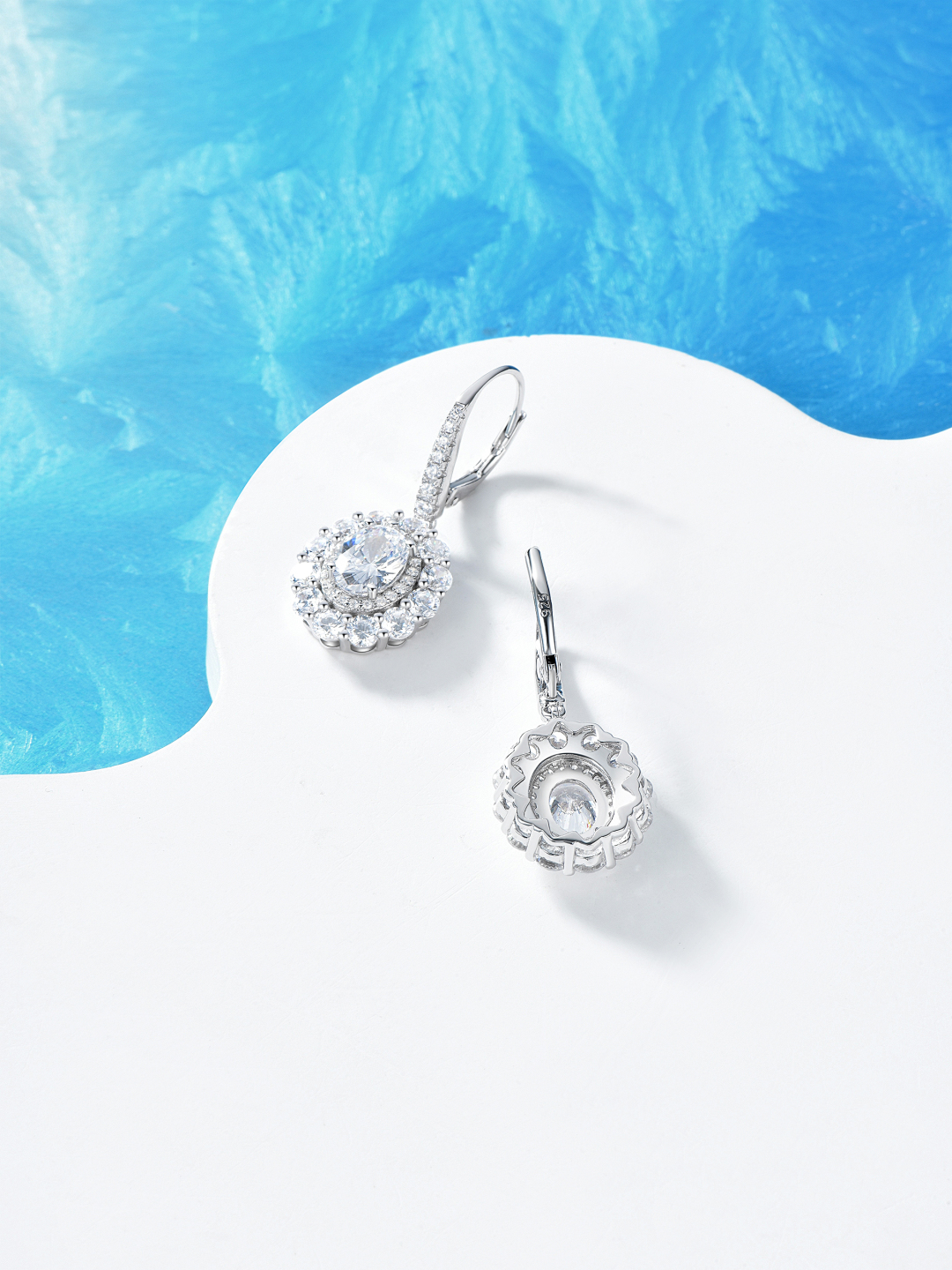 【我们出品】❗️

【彩宝系列-经典款围镶耳钉】通体925纯银➕耐磨保色度行业最新配方优金电镀！太赞了强