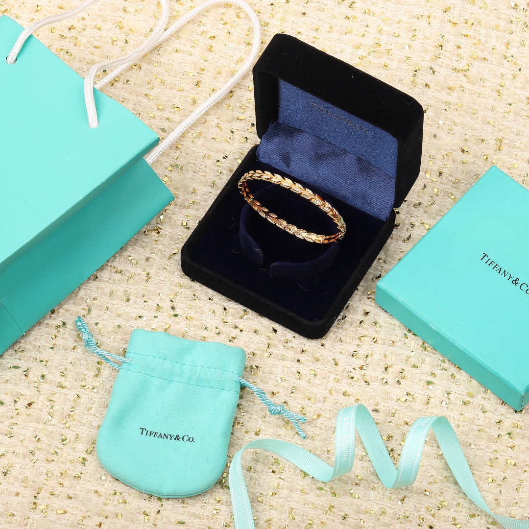 Victoria Series Bracelet: Nature-Inspired Diamond Design with 925 Silver and Gold Plating