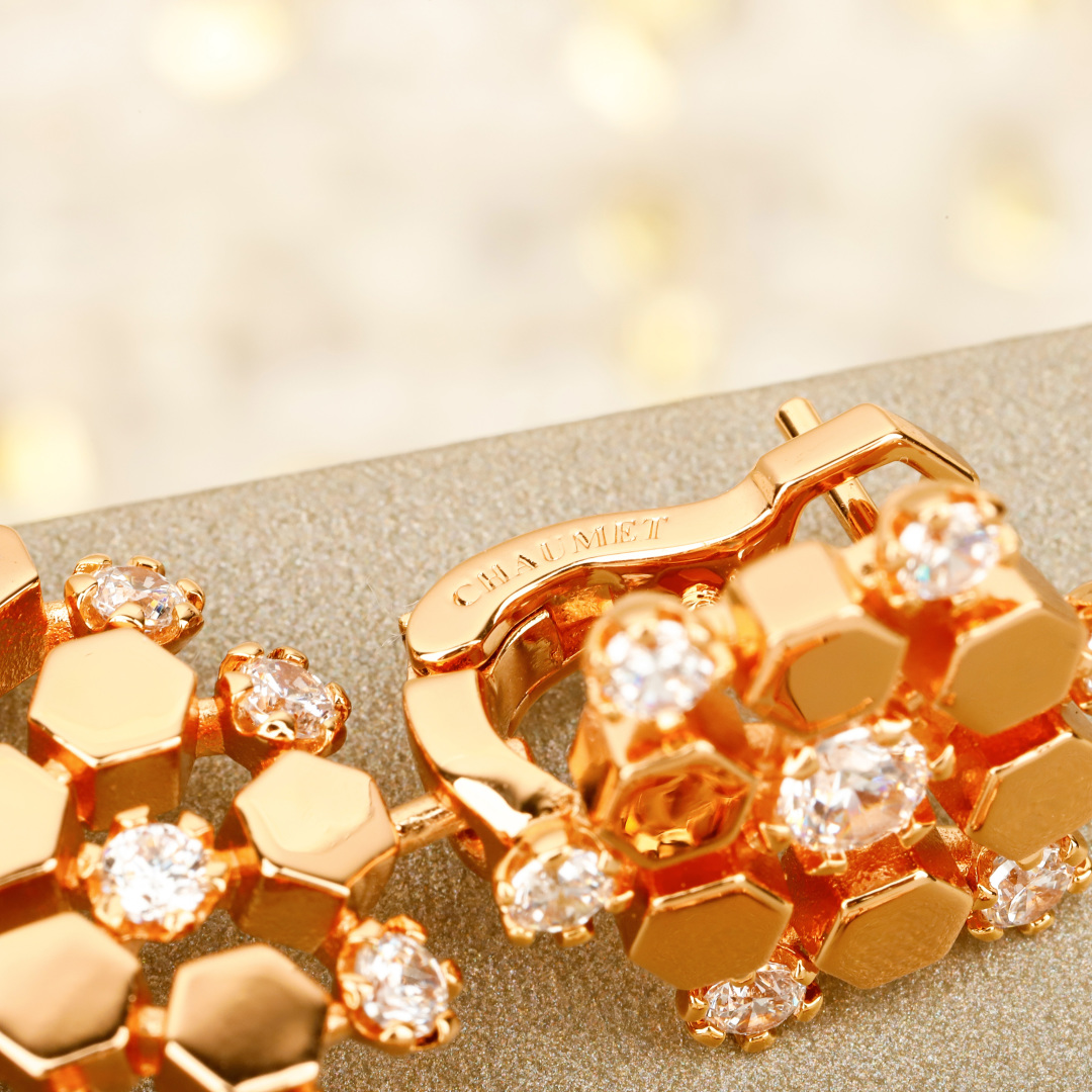 Chaumet Bee My Love Golden Earrings: Naturalist Jewelry Masterpiece - 图片 5