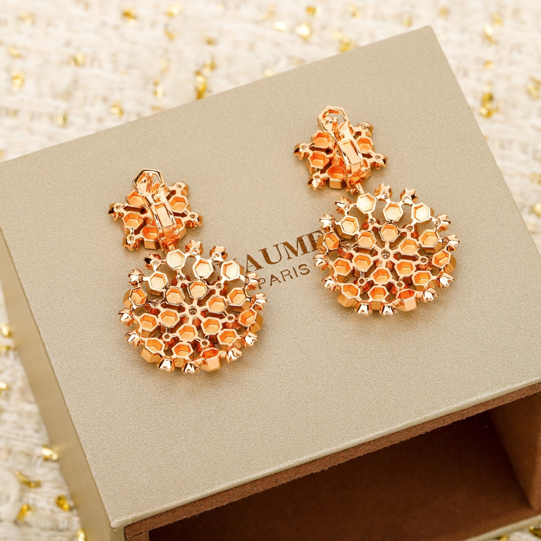 Chaumet Bee My Love Golden Earrings: Naturalist Jewelry Masterpiece - 图片 4