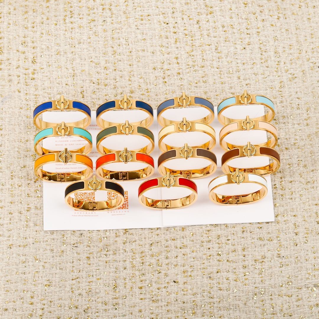 【我们出品】zp🆕6300，

【猪鼻子手镯】老客户都懂的，不多介绍品质 足足开发了2个多月，分色电镀，