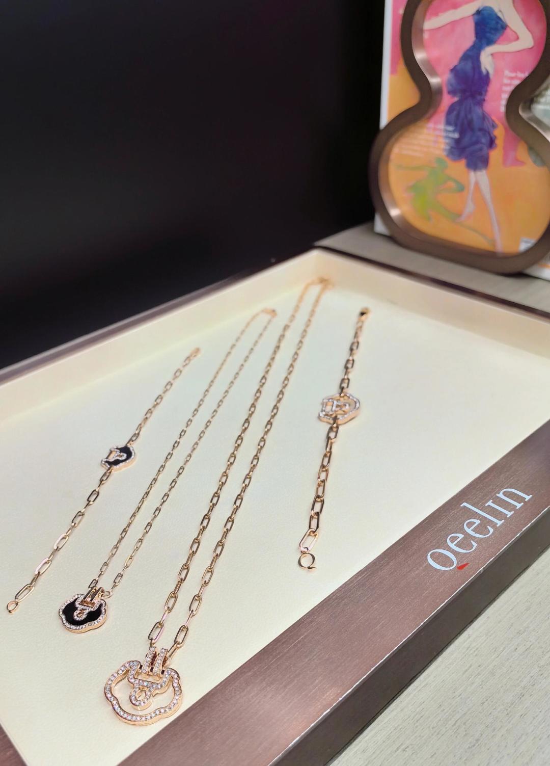 “Petite Yu Yi Series: Traditional and Fashionable Real Gold Diamond Jewelry”