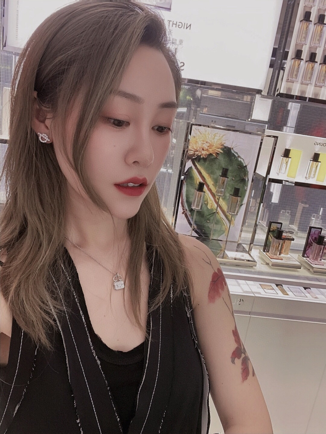 “Review: Hemès Finesse in Pork Nose Nails Design” - 图片 5