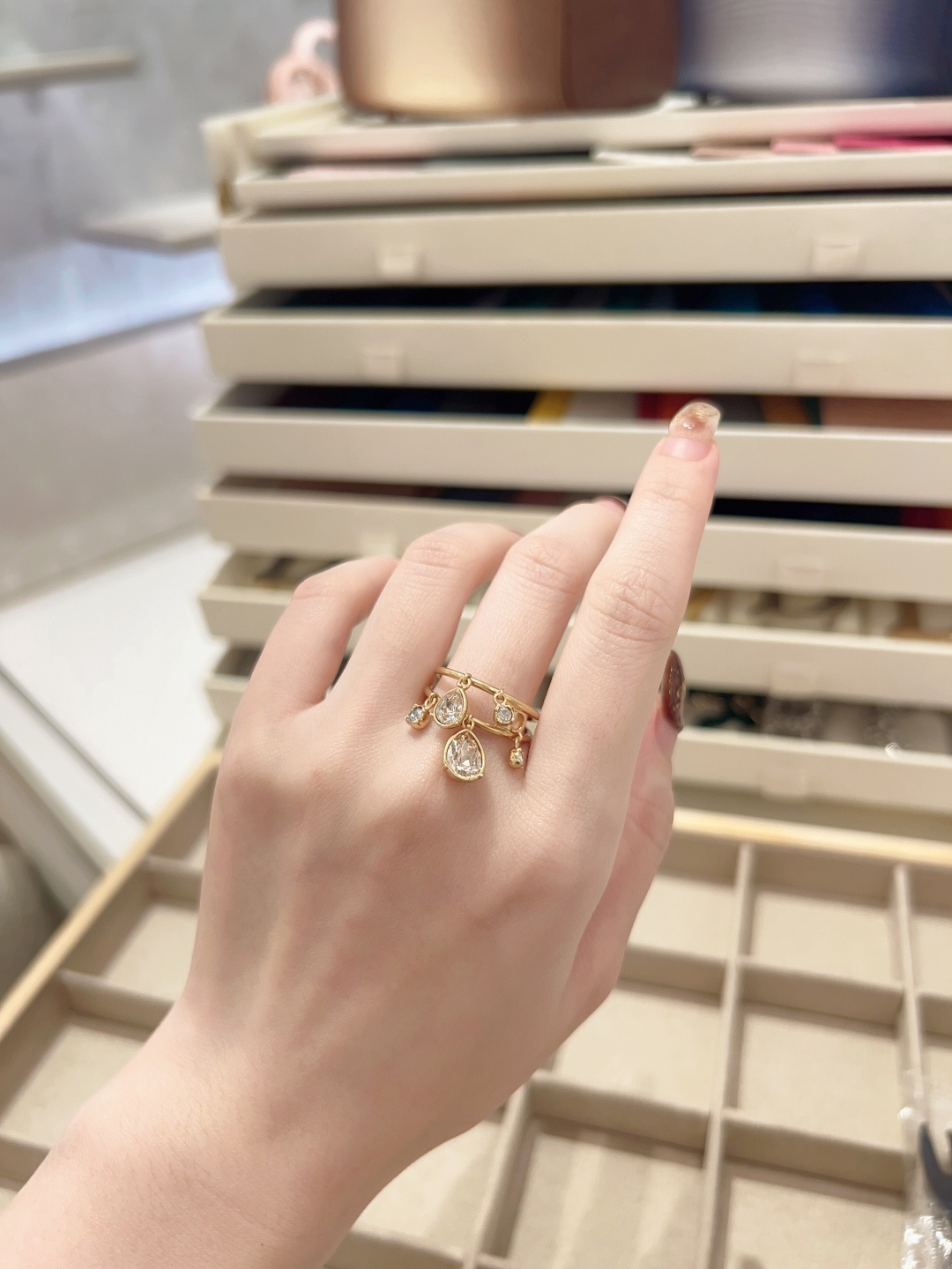 Fashion Consultant Fu: Exquisite Artistic Designs for Spring and Summer Fashion. - 图片 2