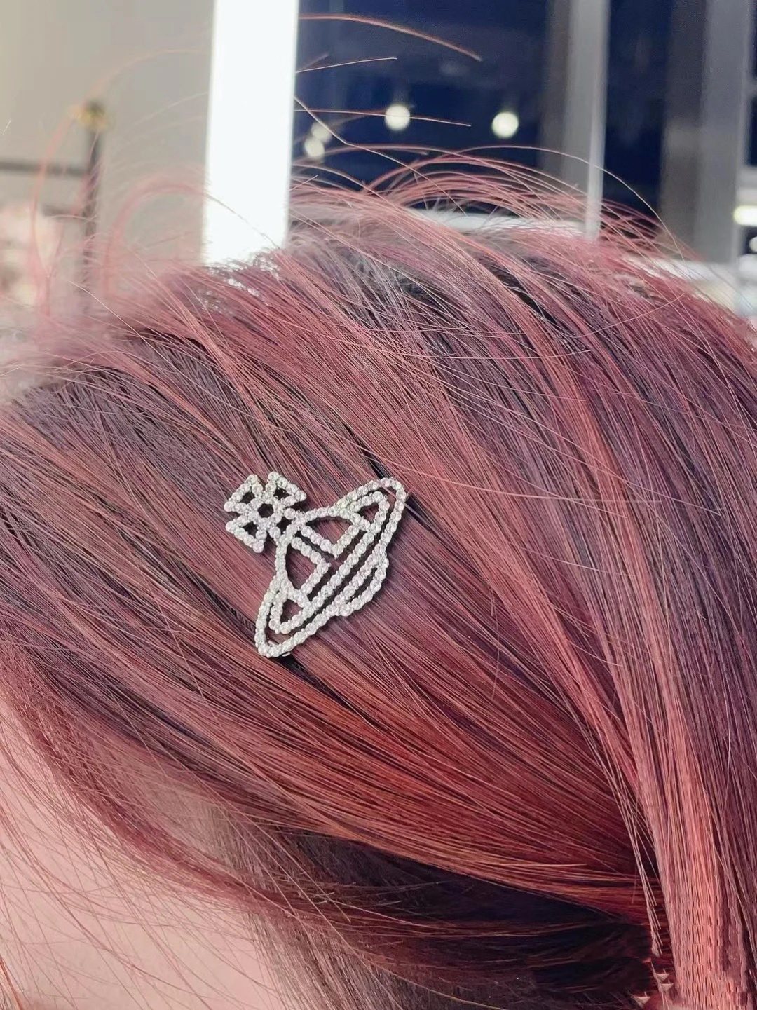 Saturn-themed Hair Clips: Unique Design with High Quality Materials for Fashionable Look - 图片 6