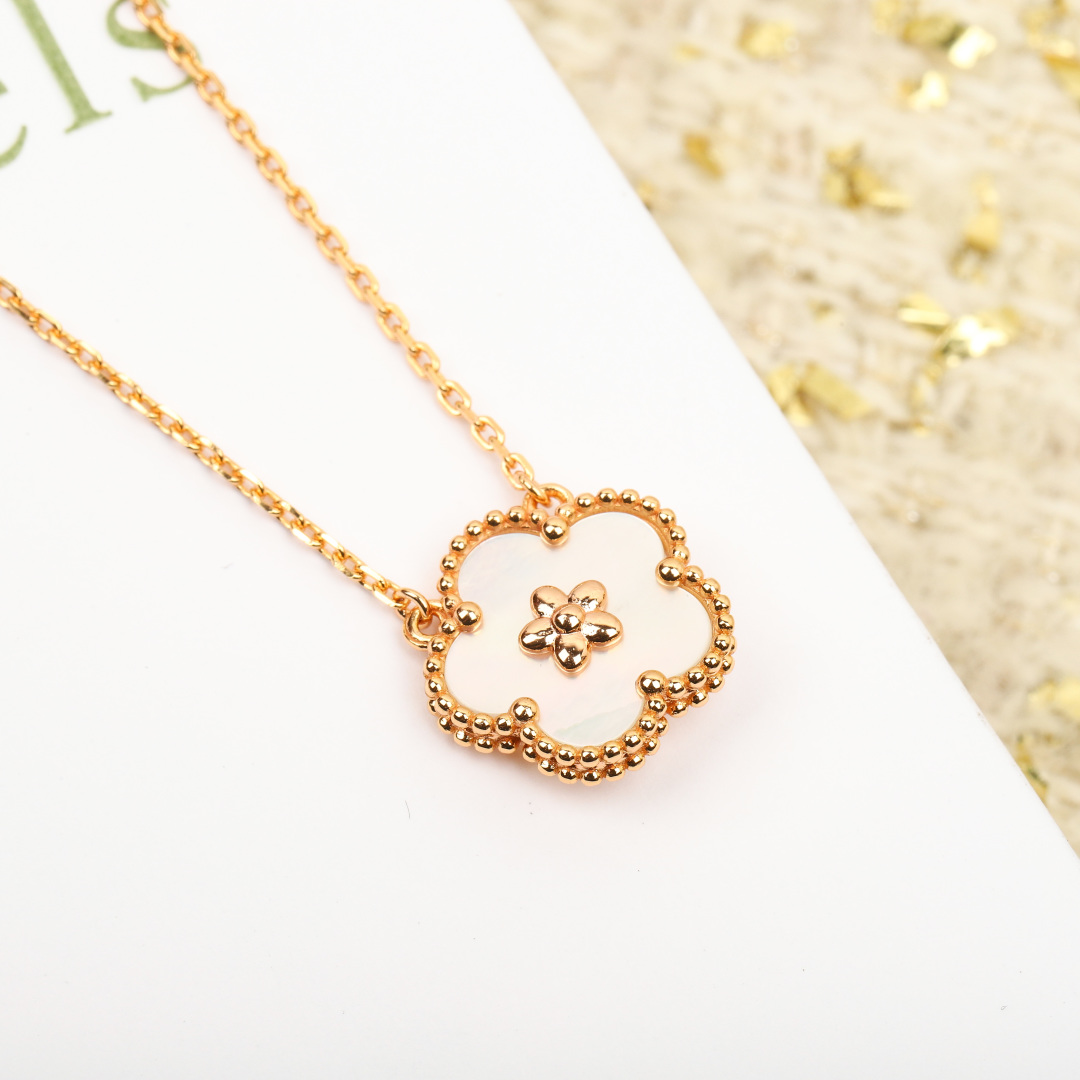 【我们出品】梅花项链，可订做18K真金真钻版，量大价询客Fu

Lucky SPring系列以瓢虫和花卉