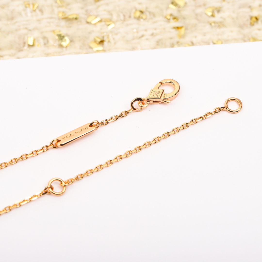 【我们出品】梅花项链，可订做18K真金真钻版，量大价询客Fu

Lucky SPring系列以瓢虫和花卉