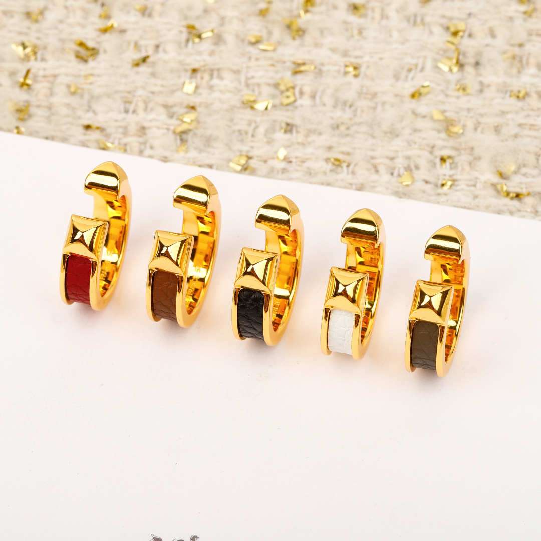 【我们出品】专柜3150，

【OMaillon H开口柳丁戒指】O’Maillon系列的灵感源自经典“
