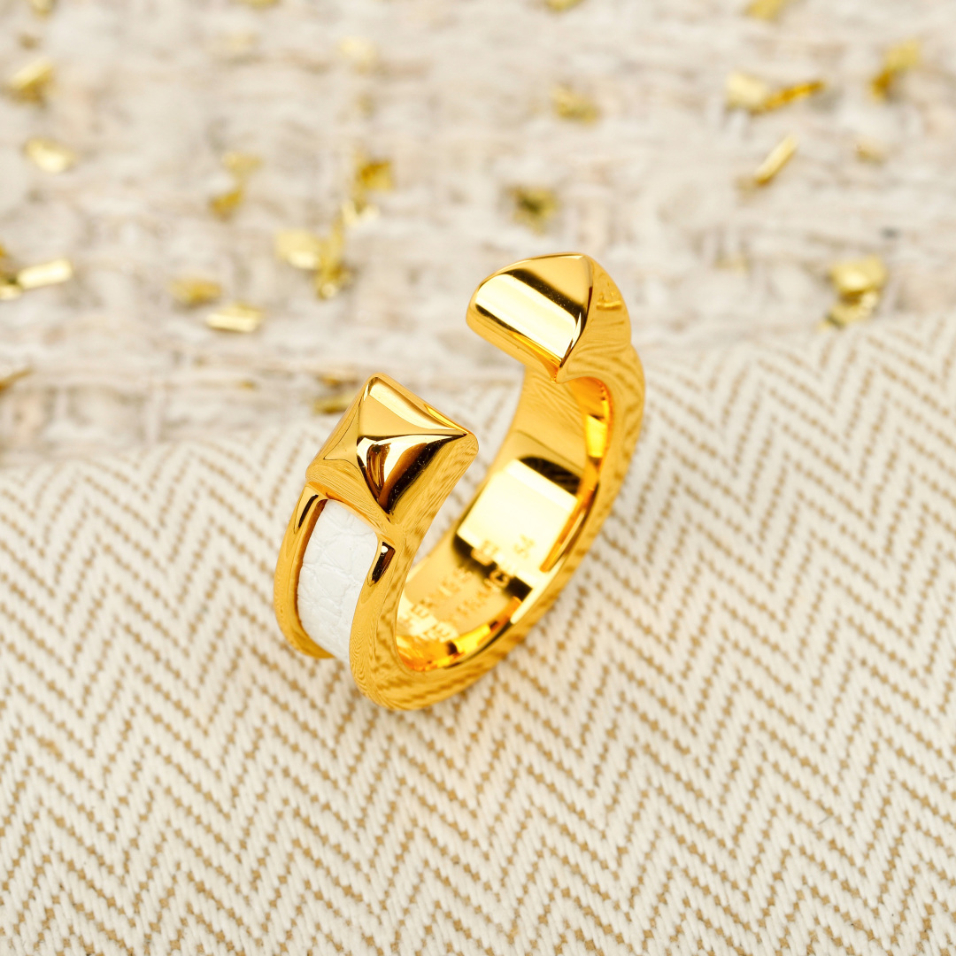 【我们出品】专柜3150，

【OMaillon H开口柳丁戒指】O’Maillon系列的灵感源自经典“