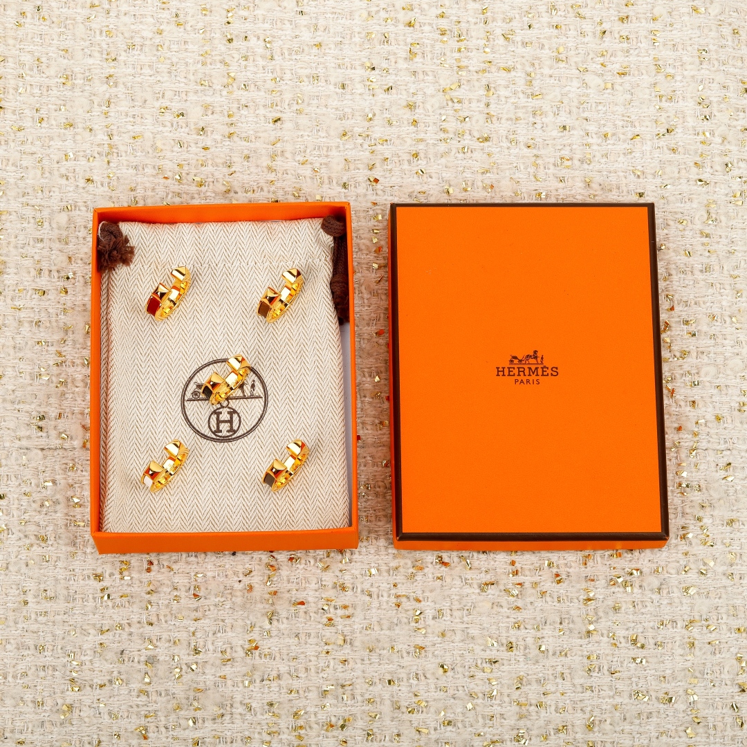 【我们出品】专柜3150，

【OMaillon H开口柳丁戒指】O’Maillon系列的灵感源自经典“