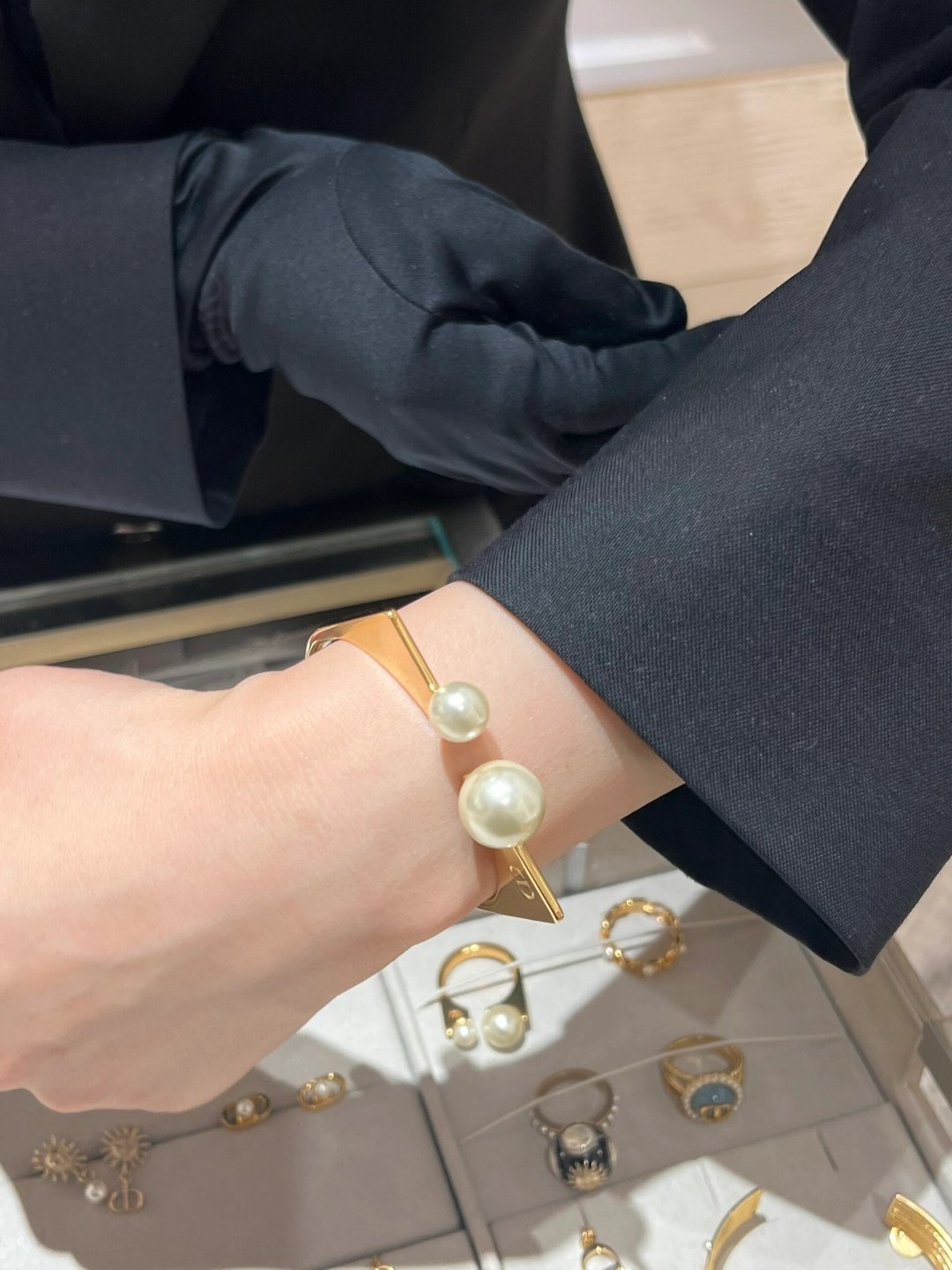 “Classic, Fashion, Innovation: Detailed Gold-Rich Design by Big Consultant Fu” - 图片 1