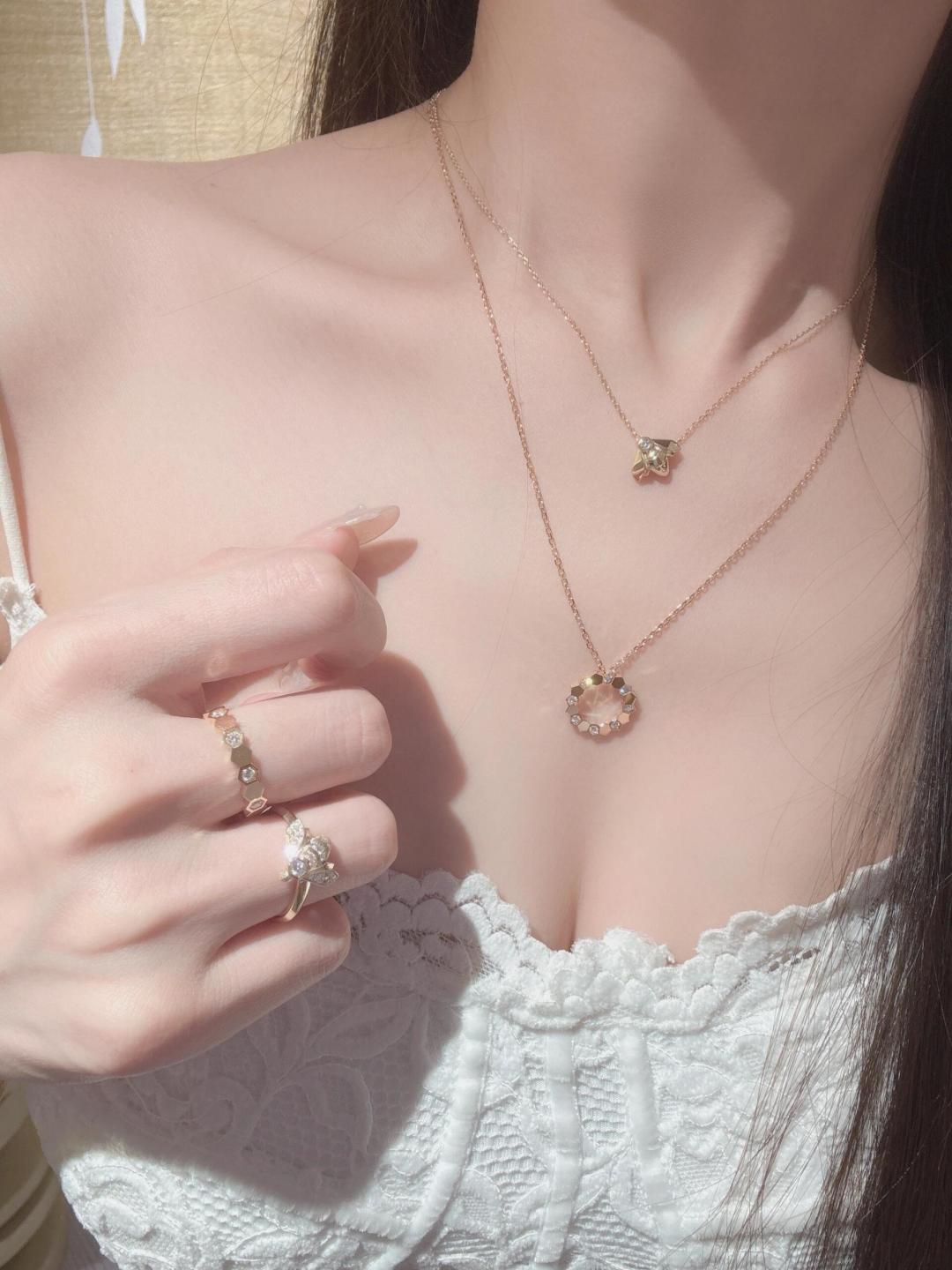 Luxury Bee Necklaces in Real Gold for ZP: Bee My Love Collection Review