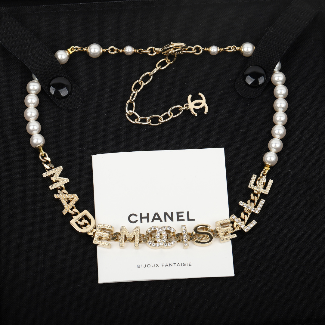 【我们出品】zp🆕11700，

🔥🔥必入爆款项链！【Ch@nel珍珠字母choker】非常重工，我们一