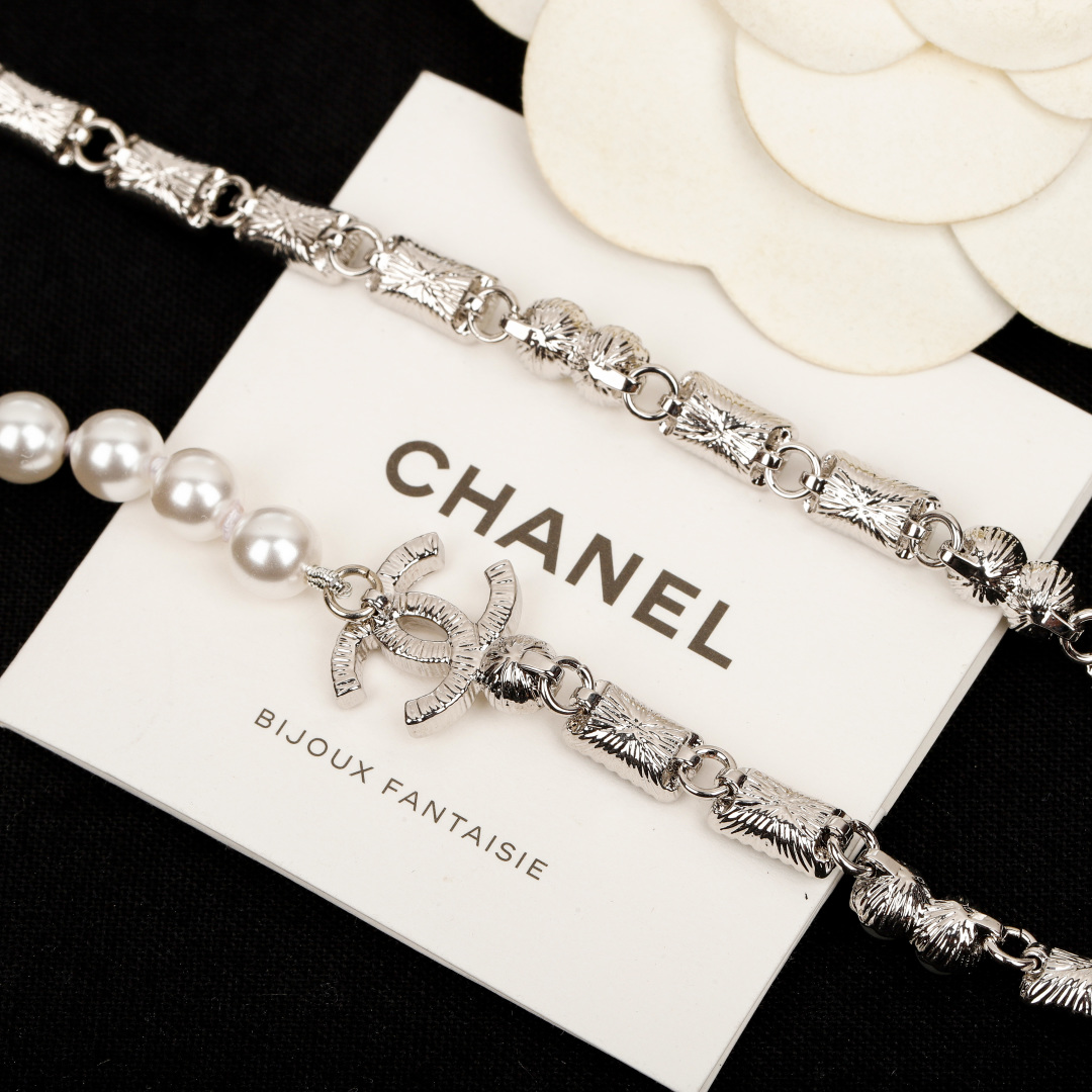 【我们出品】王一博同款，zp🆕12500！❗

【香23k拼色双c珍珠choker】❗️无法拒绝的魔力！