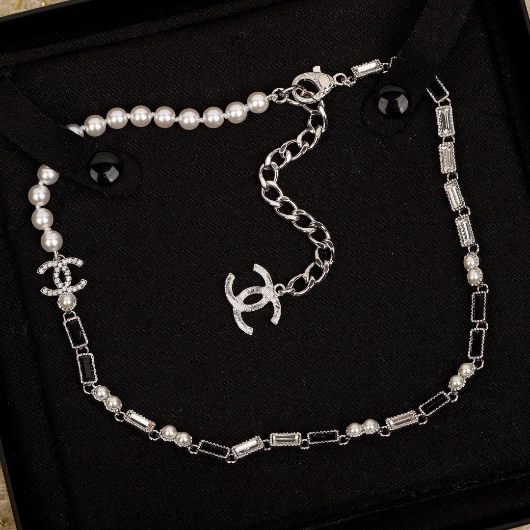 【我们出品】王一博同款，zp🆕12500！❗

【香23k拼色双c珍珠choker】❗️无法拒绝的魔力！