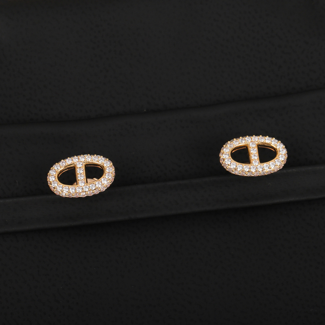“P7000 Cute Pig’s Nose Earrings: 925 Silver, Platinum Plated, Diamond Accents” - 图片 4