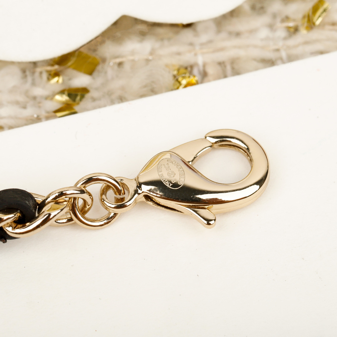 【我们出品】zp🆕 10900！❗️

【香 25B皮穿链多元素项链/choker】长度可调节❗️秋冬新