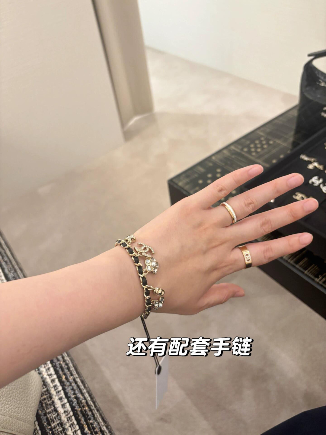 【我们出品】zp🆕 7900！❗️

【香 25B皮穿链多元素手链】长度可调节❗️秋冬新款绝美系列❗️全