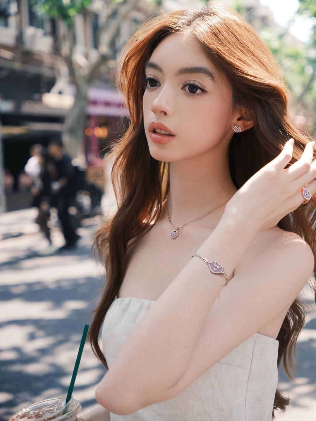 Title: “Petite Yu Yi Series: Real Gold Diamond Jewelry with Emotional Meaning” Summary: Order real gold diamond jewelry from Petite Yu Yi series symbolizing eternal love and fashion. - 图片 4