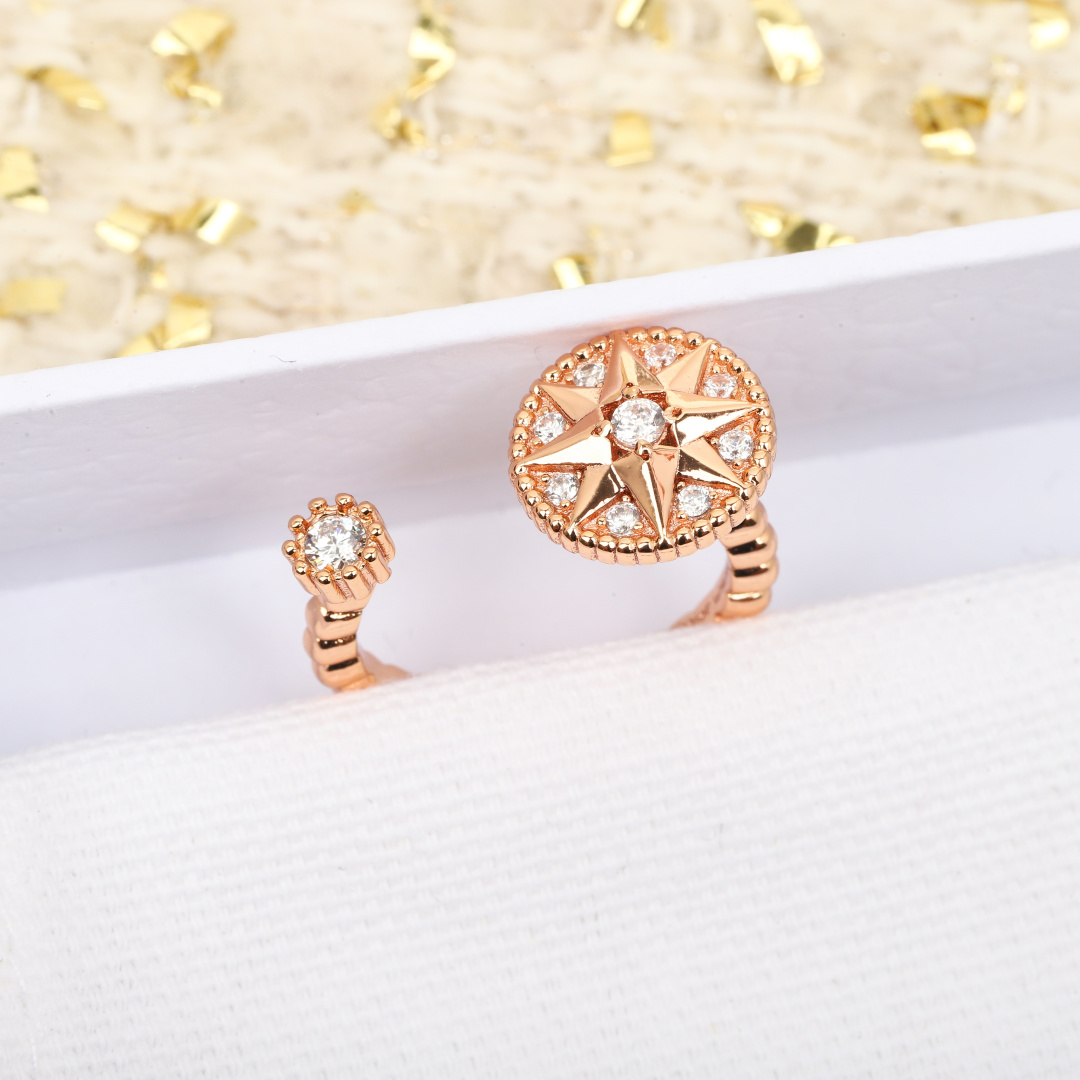 “Fu.ROSE CÉLESTE Ring by Victoria de Castellane: Elegant 18kg Gold-Plated Silver Compass Design” - 图片 5