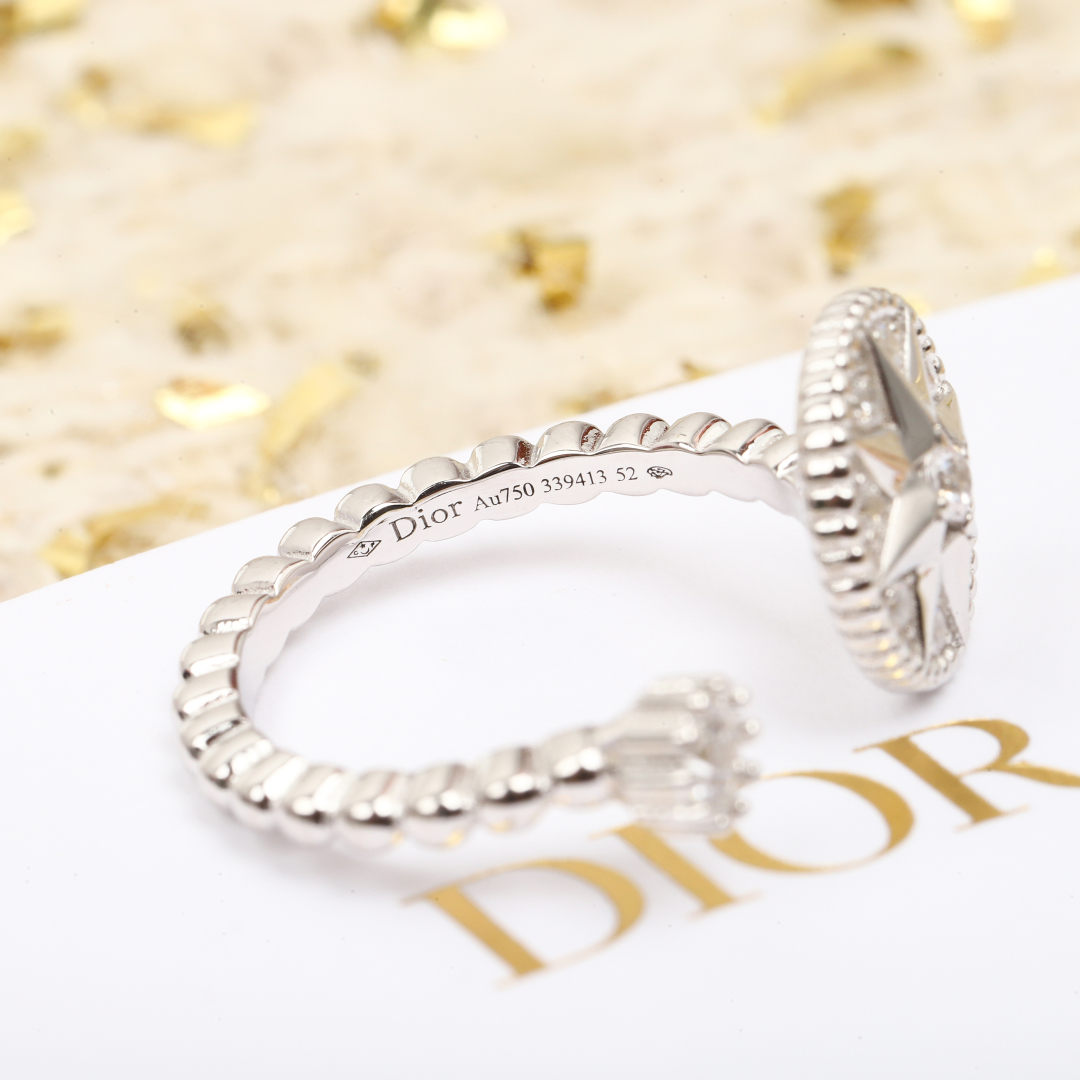 “Fu.ROSE CÉLESTE Ring by Victoria de Castellane: Elegant 18kg Gold-Plated Silver Compass Design” - 图片 7