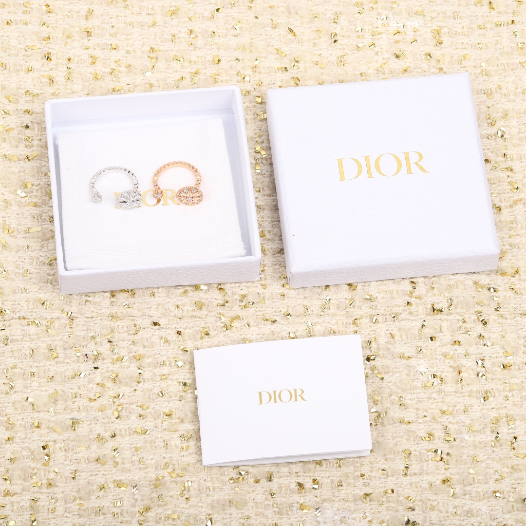“Fu.ROSE CÉLESTE Ring by Victoria de Castellane: Elegant 18kg Gold-Plated Silver Compass Design” - 图片 1
