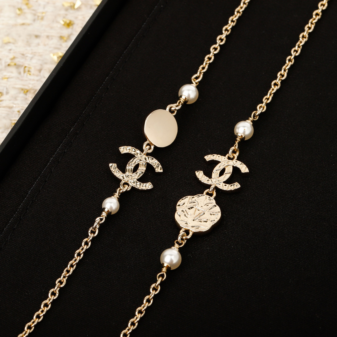 【我们出品】zp🆕14500，

🔥🔥必入爆款！【Ch@nel山茶花滴油珍珠毛衣链】25A高级手工坊系列