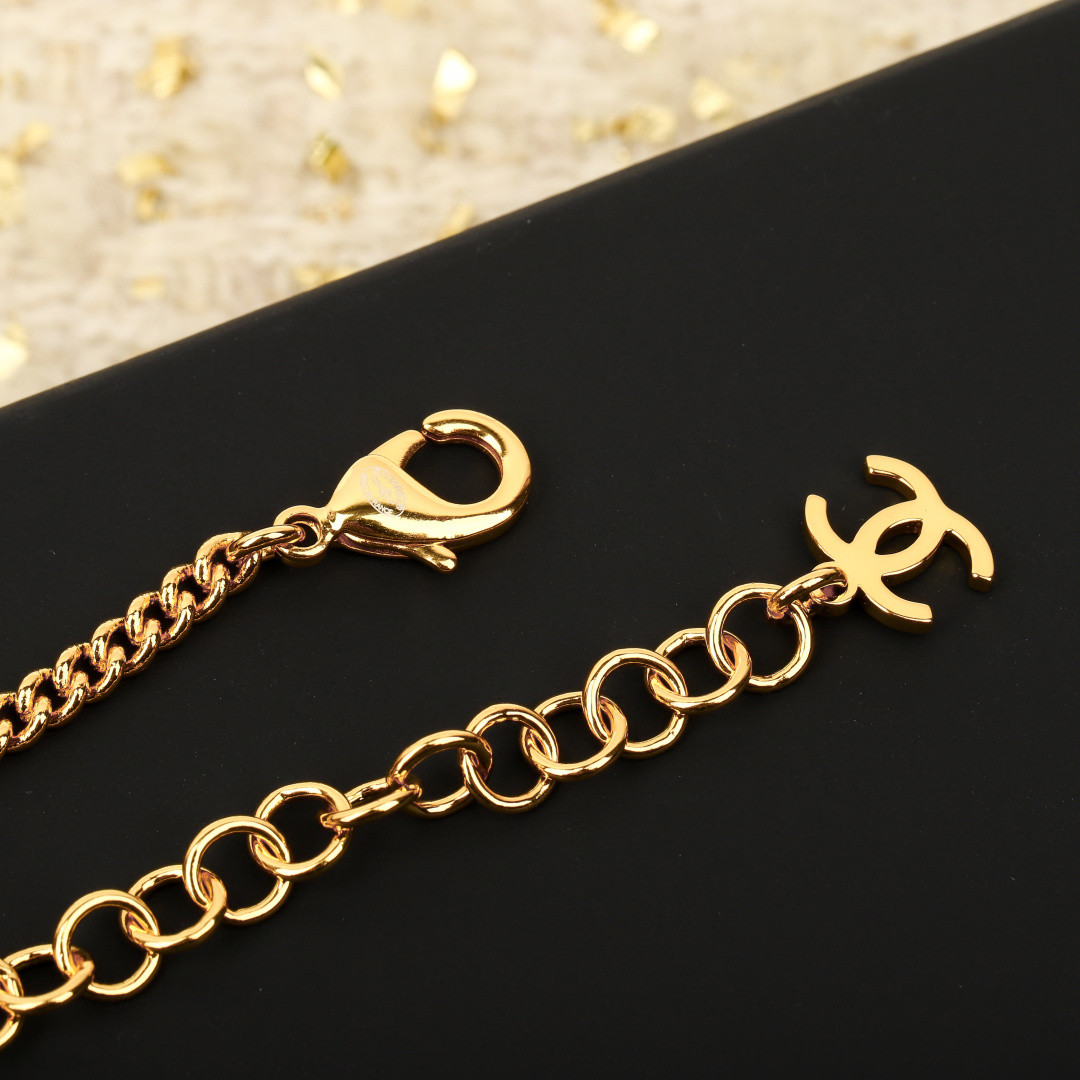 【我们出品】zp🆕9200,❗️

【香24p菱格珍珠choker 项链】 最爱的Vintage😍遇到绝