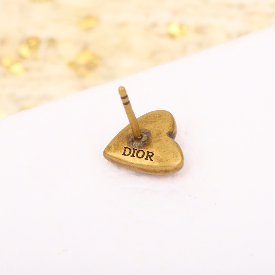 Dior Vintage Gold-Tone Finish Metal and White Crystal Lucky Clover Pearl Earrings 5 cmp i1755274694028 5379 0 4