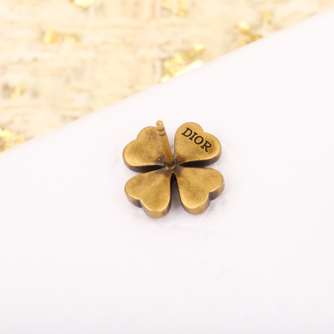Dior Vintage Gold-Tone Finish Metal and White Crystal Lucky Clover Pearl Earrings 4 cmp i1755274694030 9927 0 3