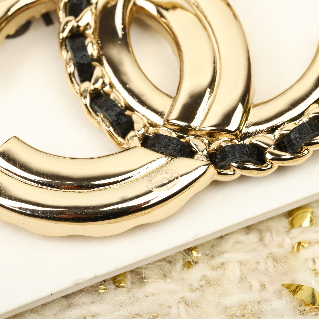 Chanel Brooch with Pearls and Crystals, Double C Letter Design 5 cmp i1755361214465 5198 0 5