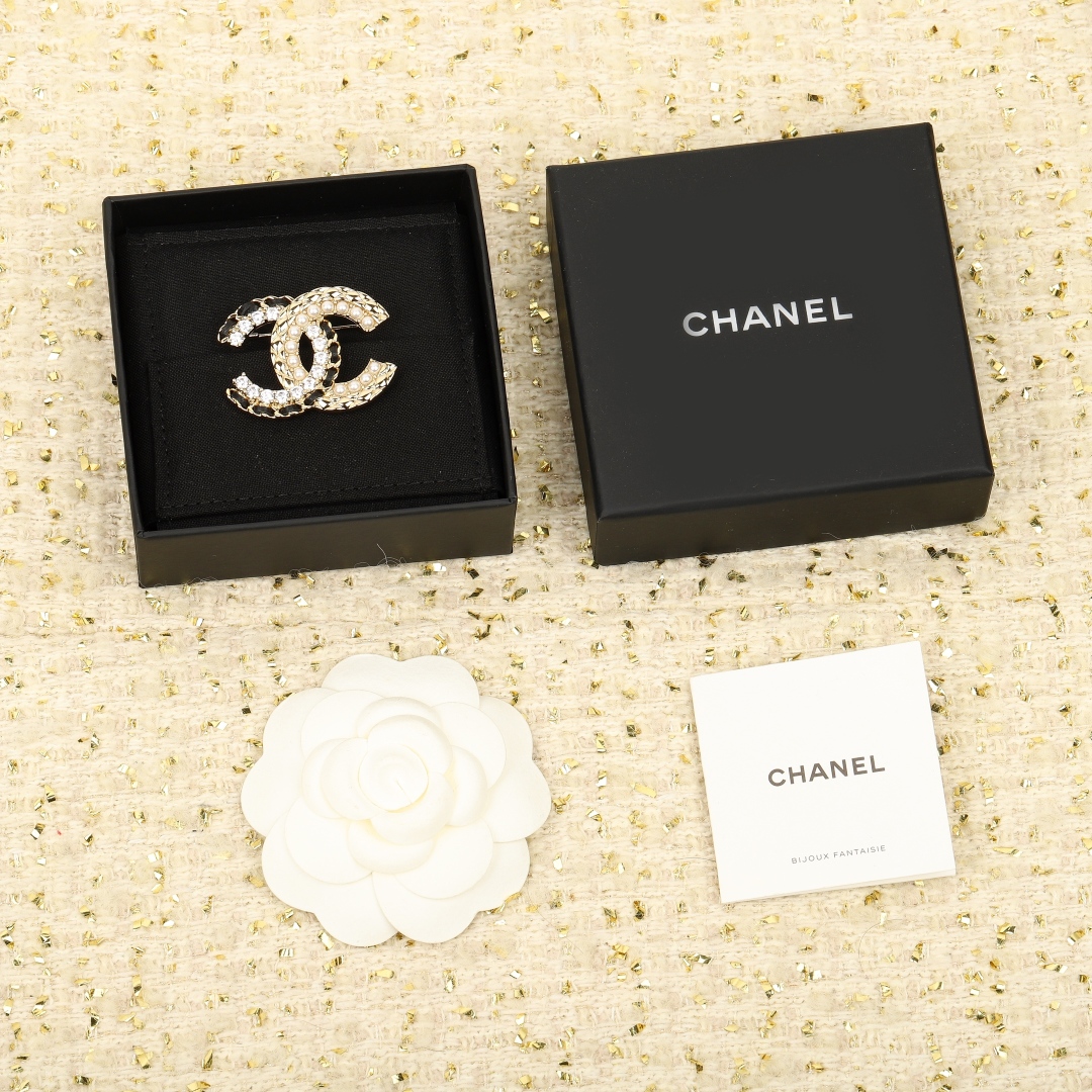 Chanel Brooch with Pearls and Crystals, Double C Letter Design 7 cmp i1755361219629 5931 0 0
