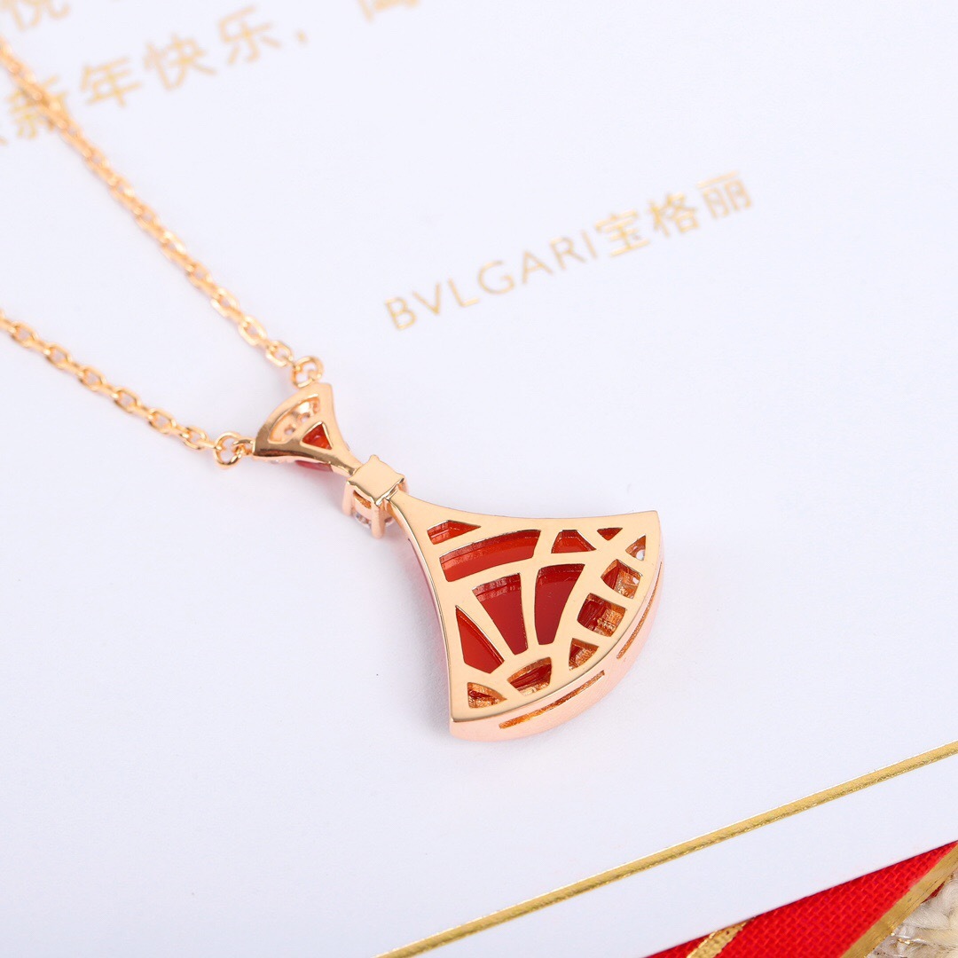 BVLGARI Diva Necklace: Red Agate & 925 Sterling Silver with Gold Plating 3 cmp i1755362832423 2933 0 2