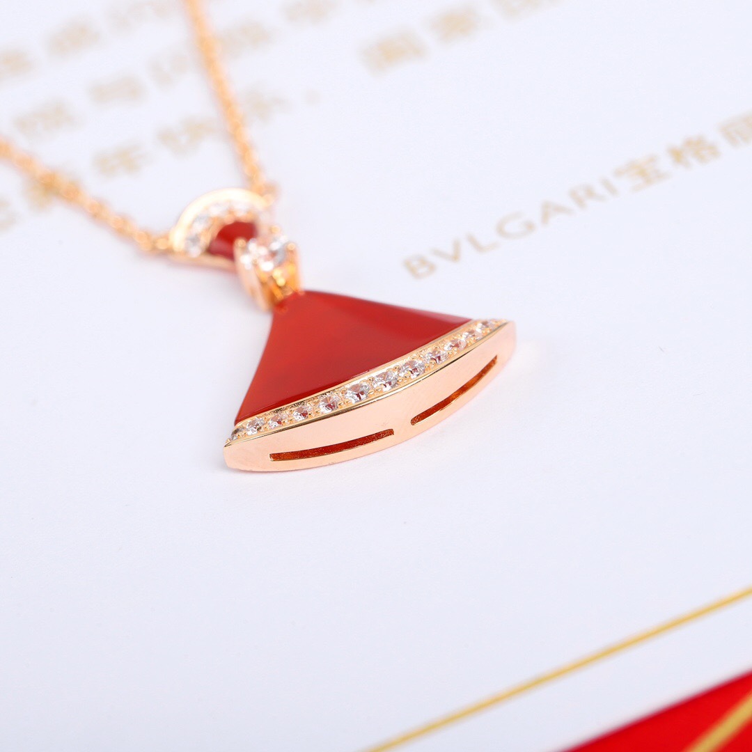 BVLGARI Diva Necklace: Red Agate & 925 Sterling Silver with Gold Plating 4 cmp i1755362832434 447 0 3