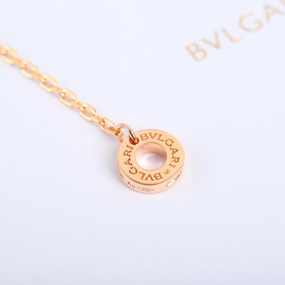 BVLGARI Diva Necklace: Red Agate & 925 Sterling Silver with Gold Plating 8 cmp i1755362832435 5637 0 7